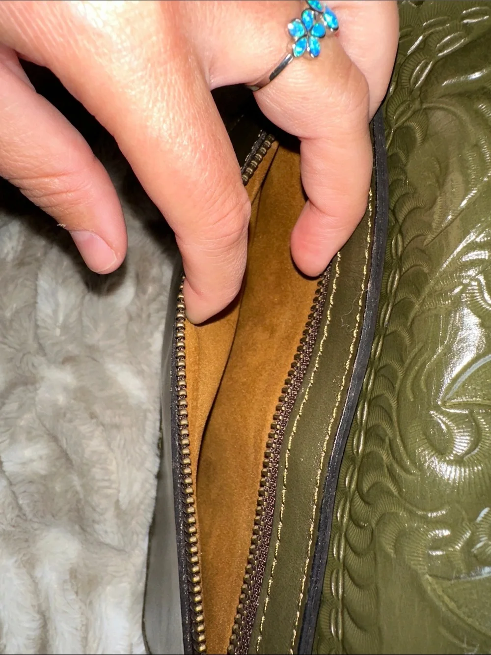 ✨NWOT✨ Patricia Nash Olive Green Women's Embossed Leather Purse